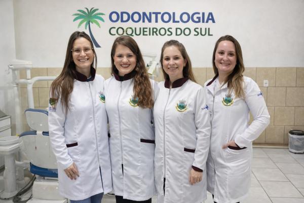 Entrega de Jalecos às Profissionais da Odontologia